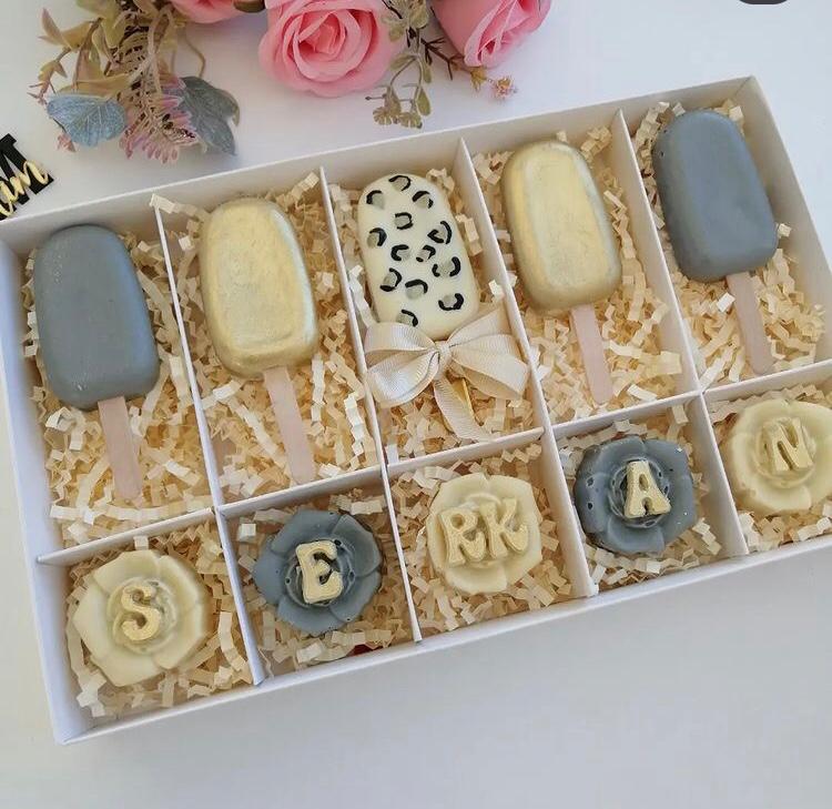 10 Bölmeli Pencereli Kutu-Magnum Cake Kutusu — galeri görseli