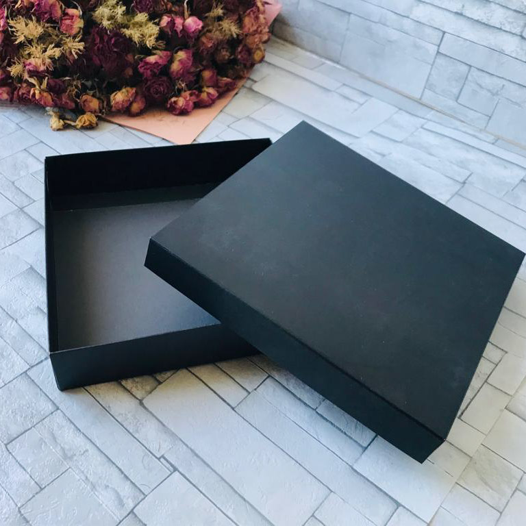 18x18x4 Karton Kutu — galeri görseli