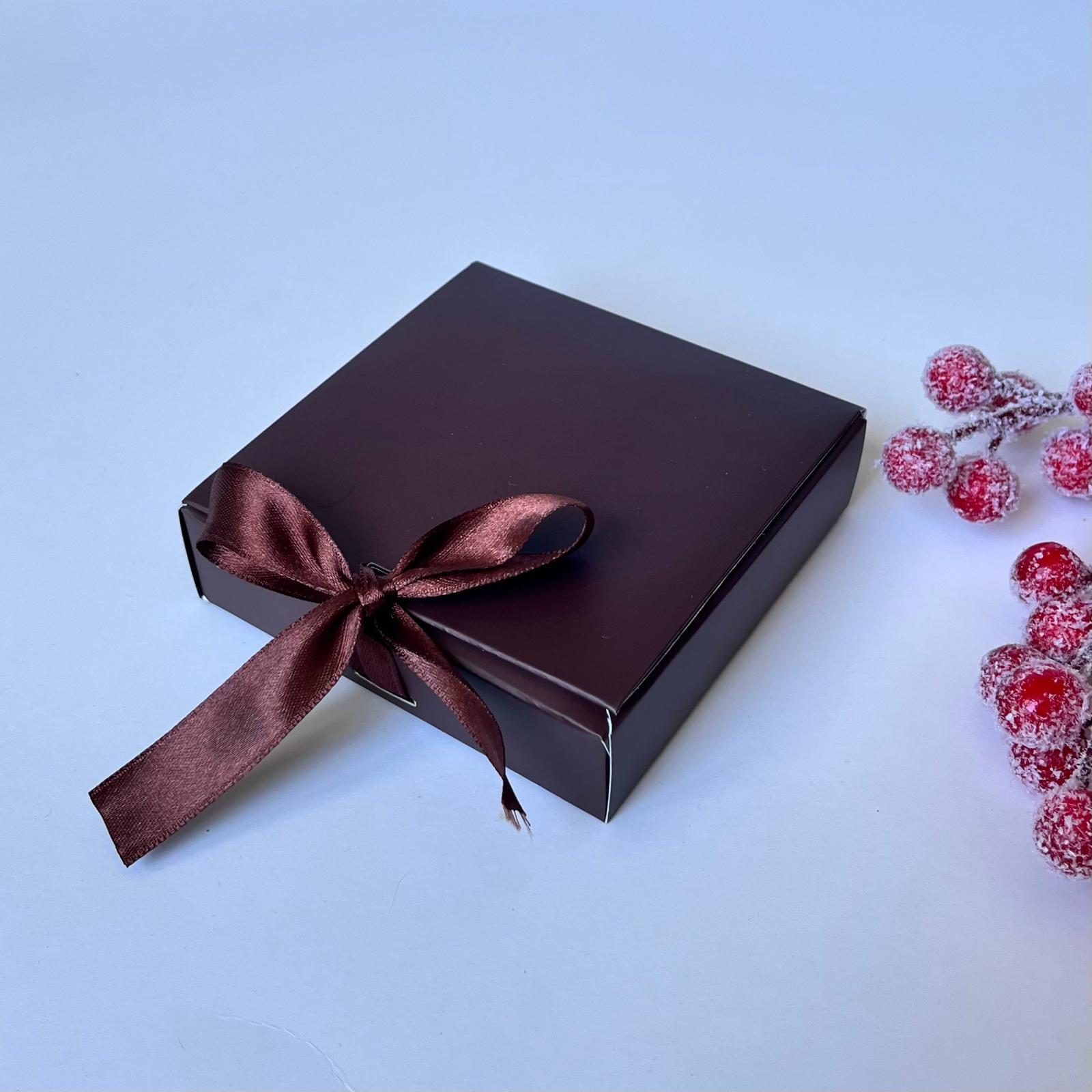 4 Bölmeli Karton Bonbon Çikolata Kutusu — galeri görseli